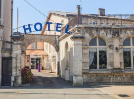 Hôtel Le Cheval Blanc, hótel í Saint-Maixent-lʼÉcole