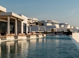 Cresanto Luxury Suites, five-star hotel in Imerovigli