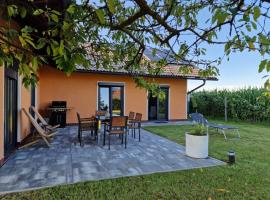 Orange house Šempeter, hotel in Šempeter v Savinjski Dolini