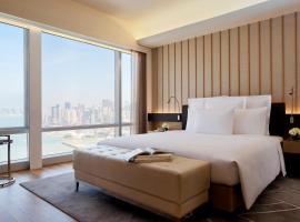 Renaissance Hong Kong Harbour View Hotel โรงแรมในฮ่องกง