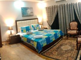 Seaview Lodge Guest House, hotel em Carachi