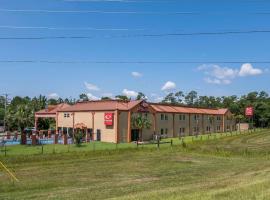 Econo Lodge Inn & Suites, hotel v mestu Diamondhead