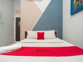 RedDoorz near Binus Anggrek 2, hotell i Jakarta