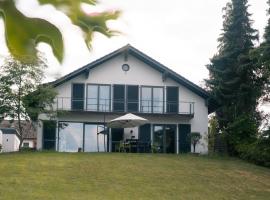 Eifel21 - stilvolles Haus in der Vulkaneifel, luksuzni hotel u gradu Bleckhausen