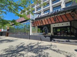 The Royal Anne Hotel, hotel din Kelowna