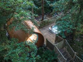 RiverBeds - Luxury Wee Lodges with Hot Tubs, wellness hotel v destinácii Glencoe