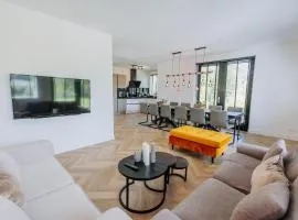 Brand new bright luxurious villa in Amsterdam!