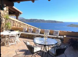 Punta Est Trilocale Soppalco con Terrazza Vista Mare, hotel Capo Coda Cavallóban