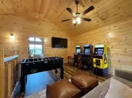 Wildwood Retreat Indoor Pool Hot Tub Game Area