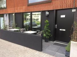 Near Amsterdam and airport, 90m2, privacy! – hotel w mieście Hoofddorp