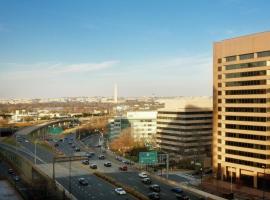 Embassy Suites by Hilton Crystal City National Airport – hotel w mieście Arlington