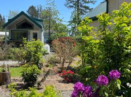 Sheltered Nook On Tillamook Bay, hotel romantis di Bay City