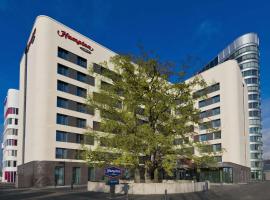 Hampton By Hilton Frankfurt Airport, хотел в Франкфурт на Майн