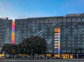 DoubleTree by Hilton Łódź، فندق في لودز