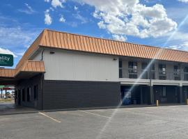 Quality Inn & Suites Near White Sands National Park, hotel en Alamogordo