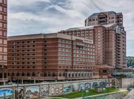 Embassy Suites Cincinnati - RiverCenter, hotel din Covington