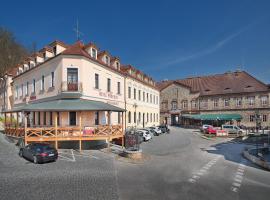 Hotel Podhrad: Hluboká nad Vltavou şehrinde bir otel