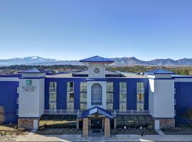 Embassy Suites by Hilton Colorado Springs, hotel sa Colorado Springs