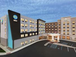 Tru by Hilton Albany Crossgates Mall, khách sạn ở Albany