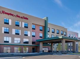 Hampton Inn & Suites Cody, Wy，位于科迪的带停车场的酒店