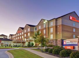 Hilton Garden Inn and Fayetteville Convention Center โรงแรมในเฟย์เอตต์วิลล์