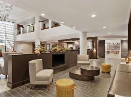 DoubleTree by Hilton McLean Tysons, מלון בטייסונס קורנר