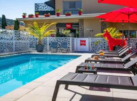 IBIS Cannes Mouans Sartoux Piscine parking gratuit, hotel en Mouans-Sartoux