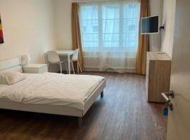 Zimmer mit geteiltem Bad & Küche, ξενοδοχείο σε Brugg