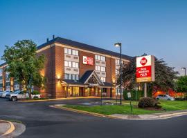 Best Western Plus Alexandria Fort Belvoir, хотел в Александрия