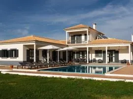 Grande Setubal Villa 5 Bedrooms Villa Monte Maria Pratas Private and Spacious