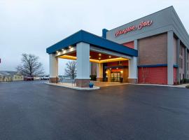 Mājdzīvniekiem draudzīga viesnīca Hampton Inn Corbin pilsētā Korbina