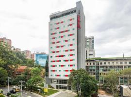 Hampton by Hilton Medellin, hotel en Medellín