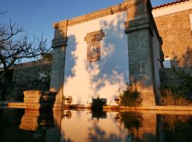 Casa do Meio em Quinta de São Pedro de Vir-a-Corça, Hotel in Monsanto