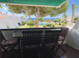 Apartment with great Sea Views and Community Swimming Pool and private parking01, hotel di Cala' en Bosch