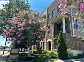 East Nashville Gem: Stylish 3BR w/ Rooftop Hot Tub