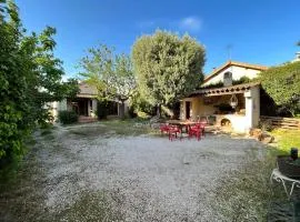 Agréable maison provençale avec jardin