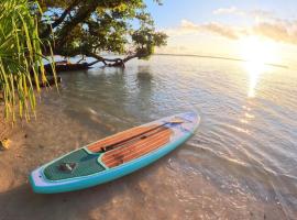 Lope Lope Beach Bungalows, hotel em Luganville