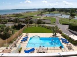 Goodrington Lodge Holiday Apartments, hotel di Paignton