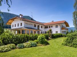 Ferienwohnung Mair am Bach, hotel v Brunicu