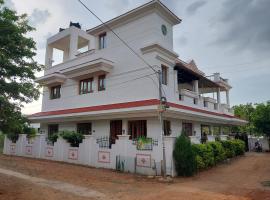 Shri Sai Baba Homestay - EB Colony - Trichy, недорогой отель в городе Тируччираппалли