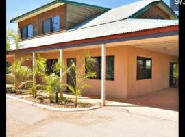 the Ningaloo breeze villa 2/10: Exmouth şehrinde bir otel