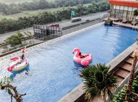 Stay G Service Residence Sentul、Kedungmangguのホテル