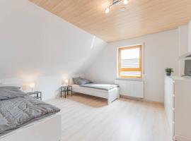 G03 große 8er Maisonette Wohnung - ideal für Teams und Monteure - Self Check-In โรงแรมในGäufelden