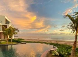 Hacienda Iguana Luxury Penthouse, hotel in Tola