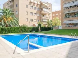 Apartamento en complejo residencial, con piscina.