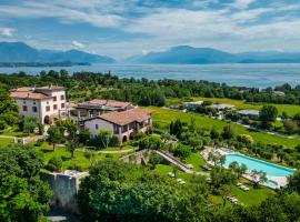 Castello Belvedere Apartments, hotel v destinácii Desenzano del Garda