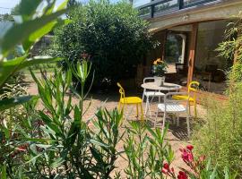 Le gîte des Tourterelles, hotel v destinaci Belleville-sur-Saone