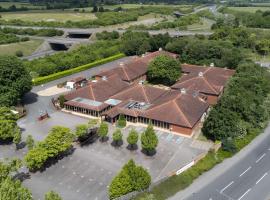 DoubleTree by Hilton Newbury North, hotelli kohteessa Newbury