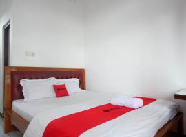 RedDoorz near Alun Alun Wonosobo 2, hotel v destinácii Wonosobo