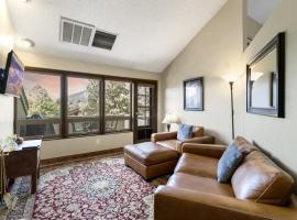 Country Club Condo in Flagstaff โรงแรมในแฟลกสตาฟ